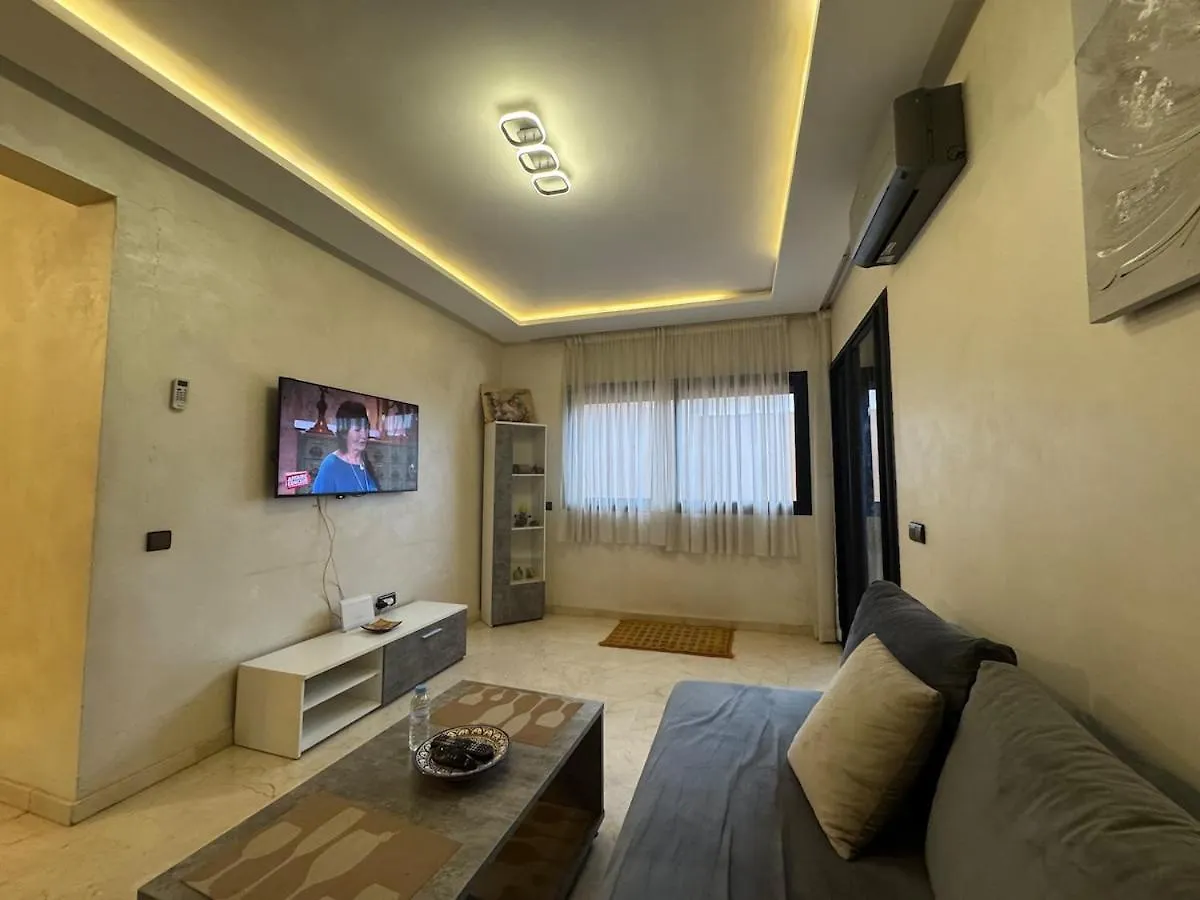 Apartment With Pool In The City Center Marrakesz