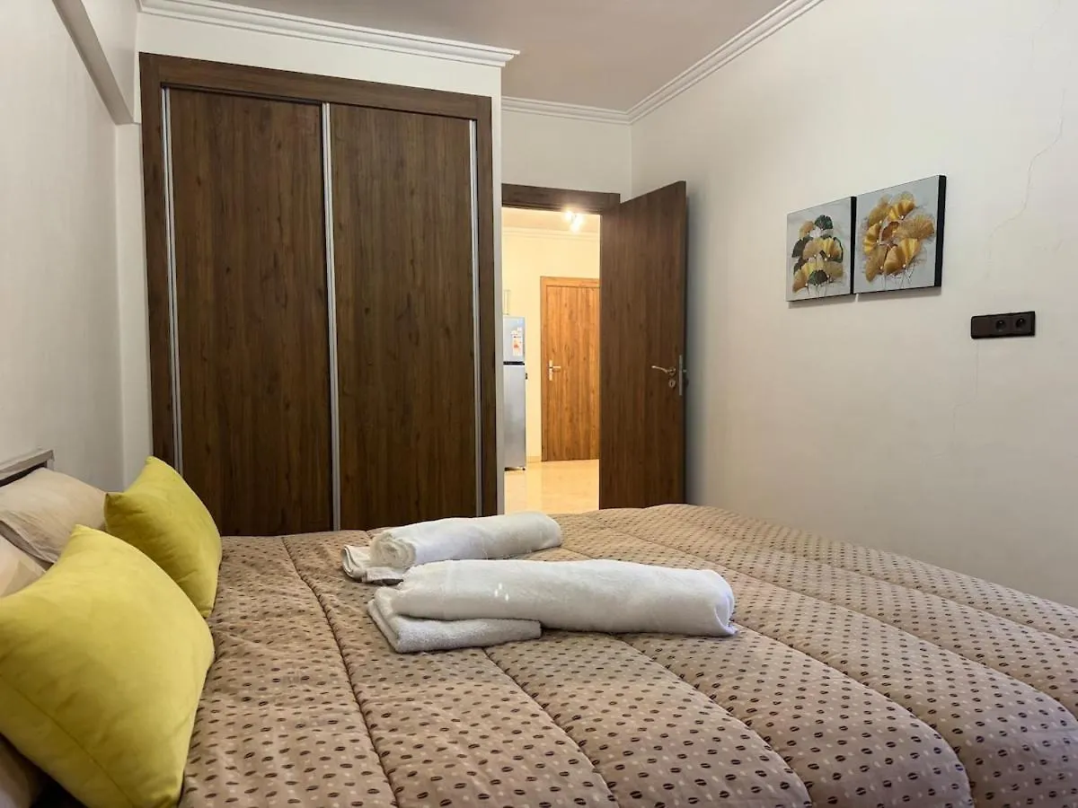 Apartment With Pool In The City Center Marrakesz